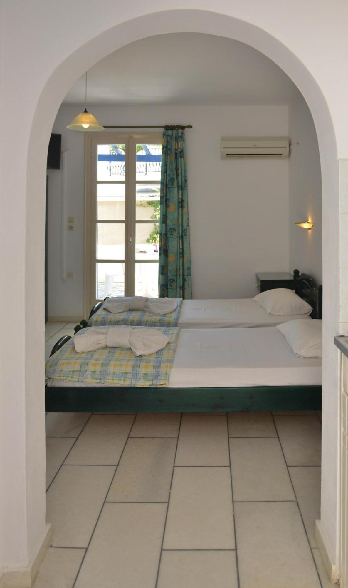 Plaza Studios Agia Anna  Exterior foto