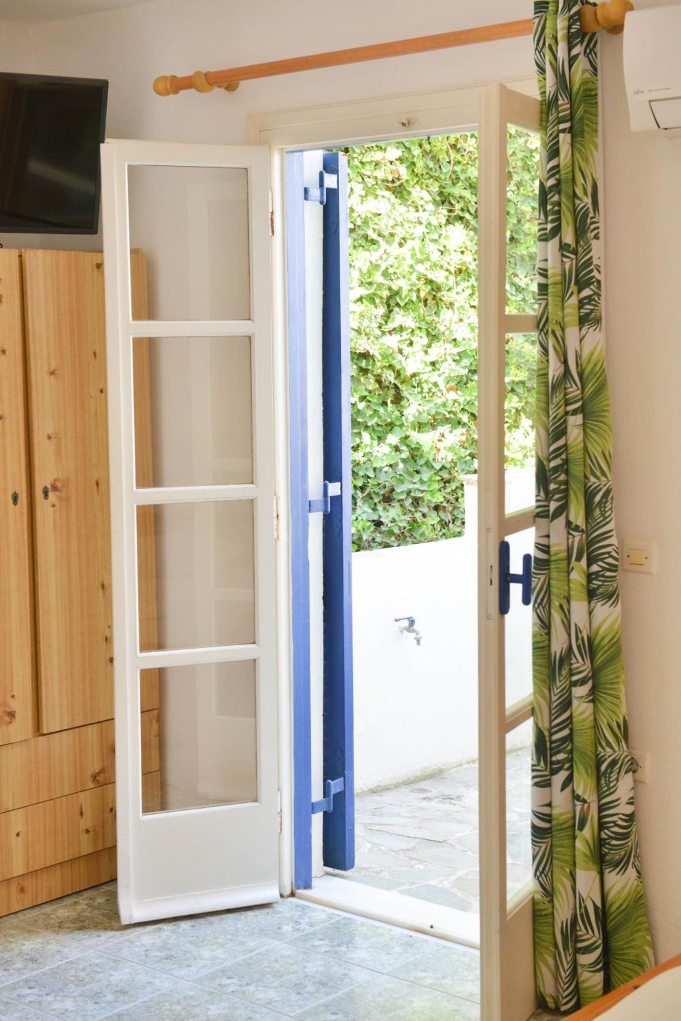 Plaza Studios Agia Anna  Exterior foto